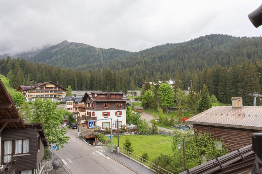 Deliziosa Mansarda Ai Piedi Della Pista 3Tre Apartment Madonna di Campiglio Exterior photo